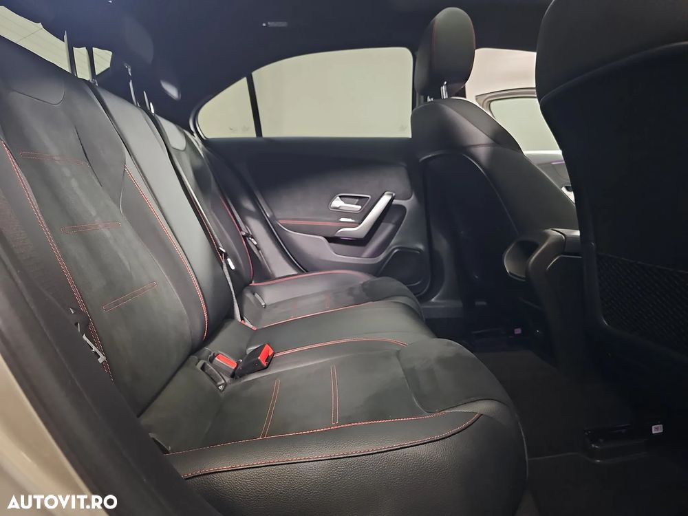 Mercedes-Benz A 200 Sedan 7G-DCT AMG Line - 12