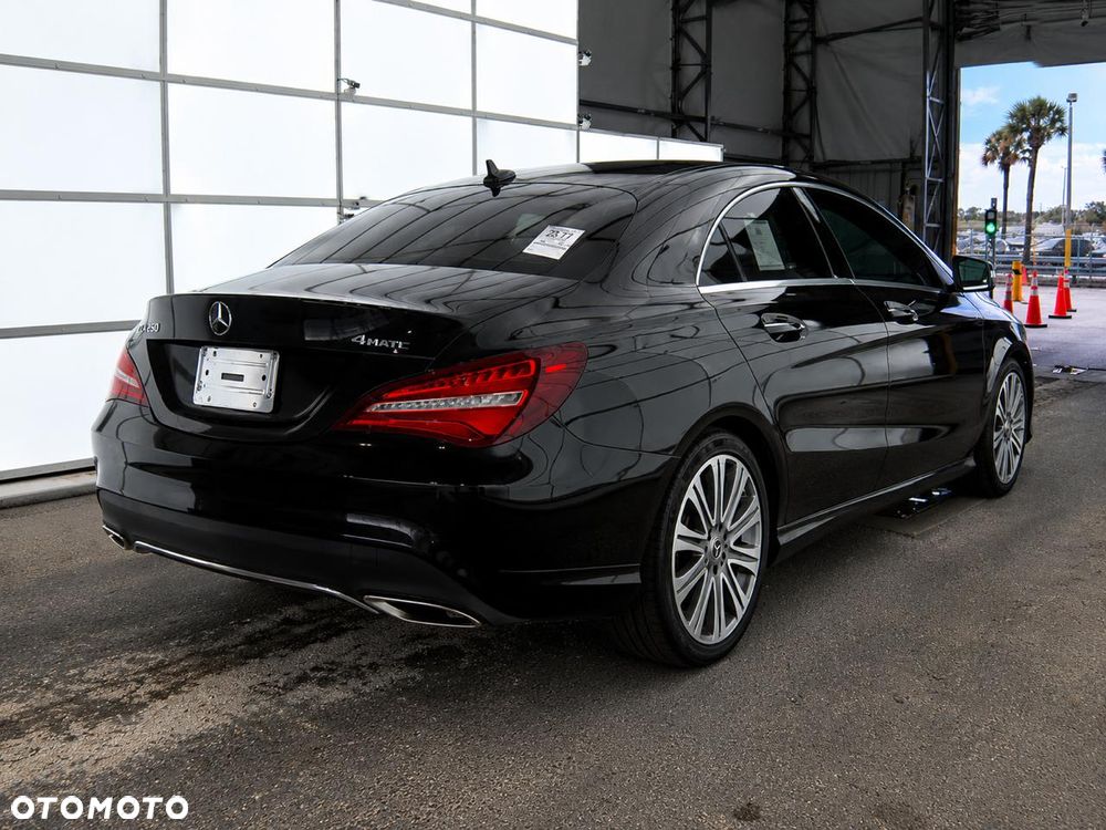 Mercedes-Benz CLA 250 4Matic 7G-DCT AMG Line - 3