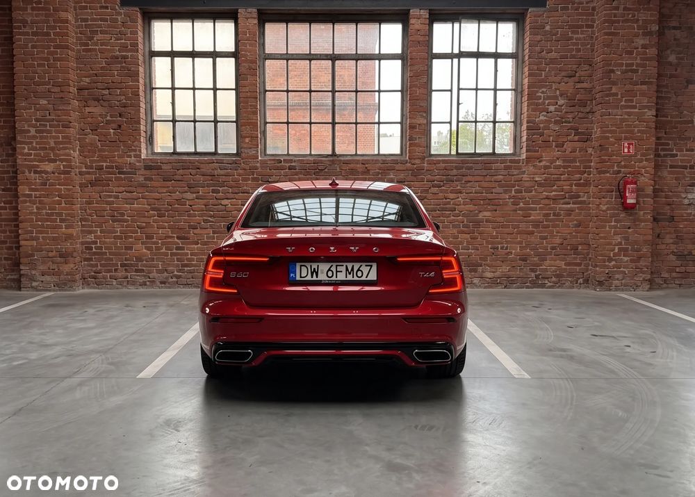 Volvo S60 T4 R-Design - 5