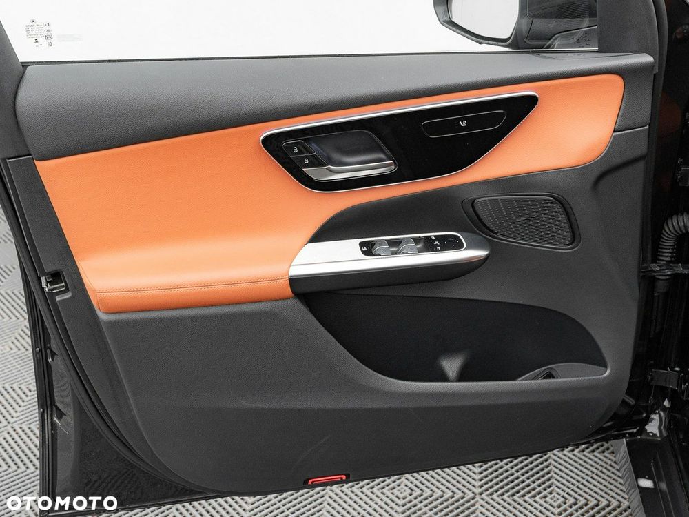 Mercedes-Benz GLC - 12