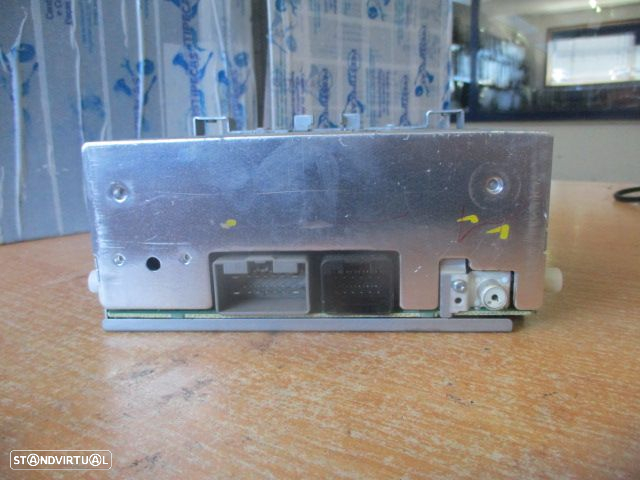 Radios 8A6T18C815BR FORD FIESTA 6  2010 1.4TDCI 70CV 5P BRANCO ORIGINAL RADIO AHU  FORD FIESTA 6 FASE 1 2010 1.6TDCI 90CV 5P PRETO FORD FIESTA 6 FASE 1 2010 1.4TDCI 70CV 5P CINZA ORIGINAL RADIO AHU - 5