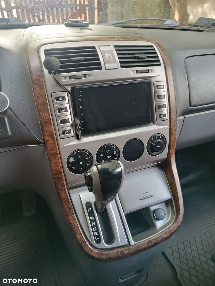 Kia Carnival - 6