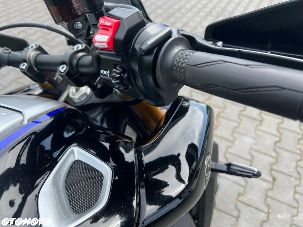 Yamaha MT - 28
