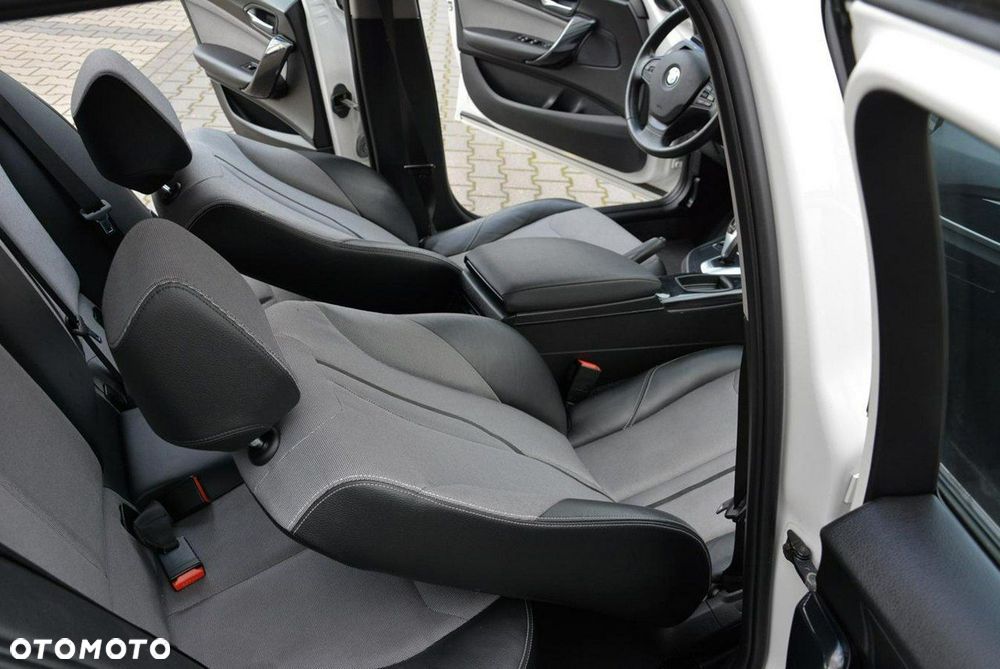 BMW Seria 1 125i Sport-Aut Urban Line - 21