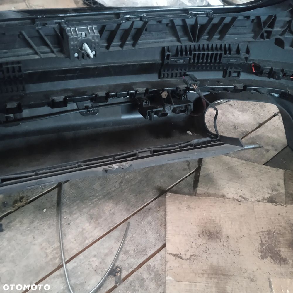 Zderzak tylny A4 B9 kombi - 4