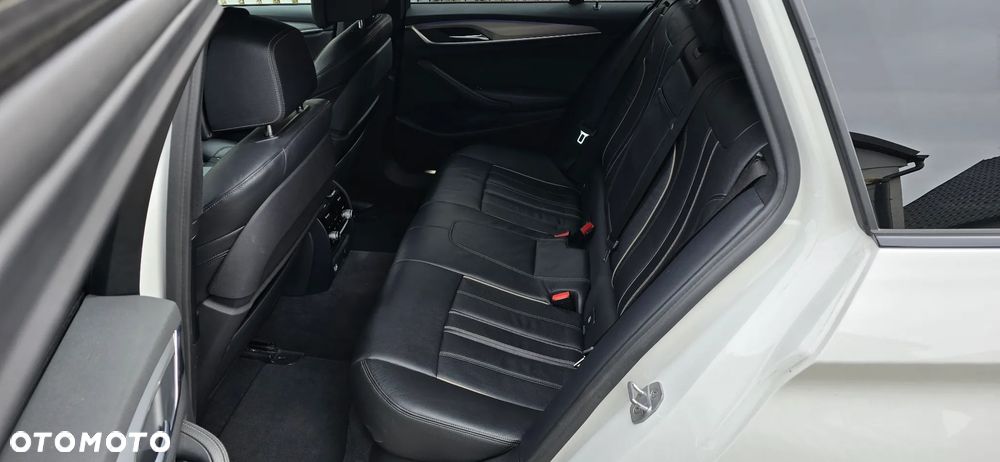 BMW Seria 5 520d xDrive Sport Line - 14