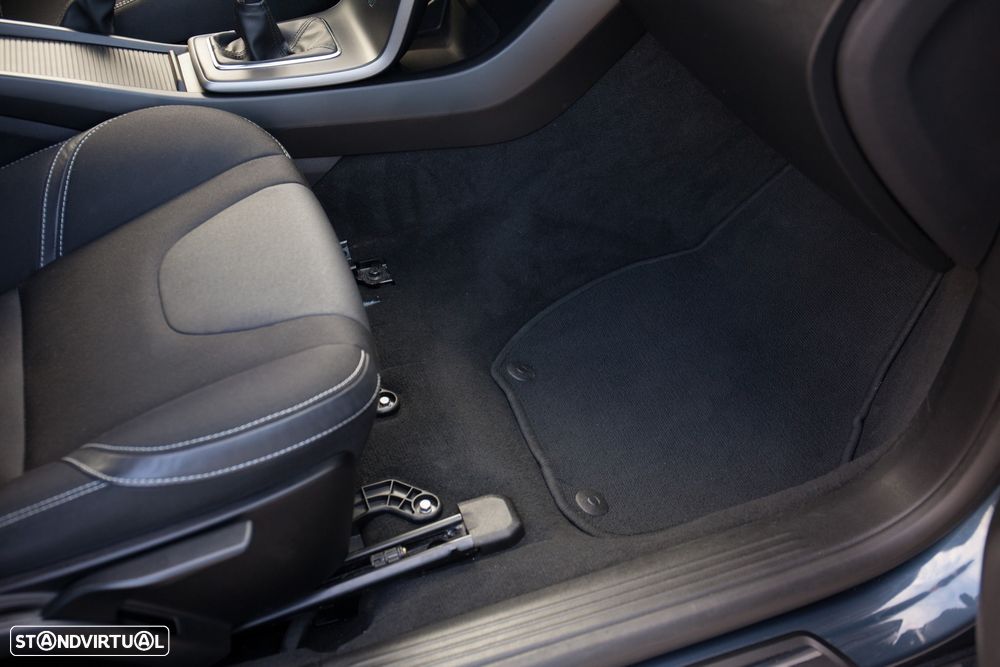 Volvo V40 2.0 D3 Momentum - 24