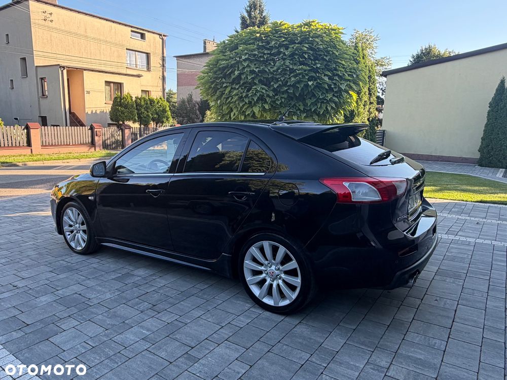 Mitsubishi Lancer - 8
