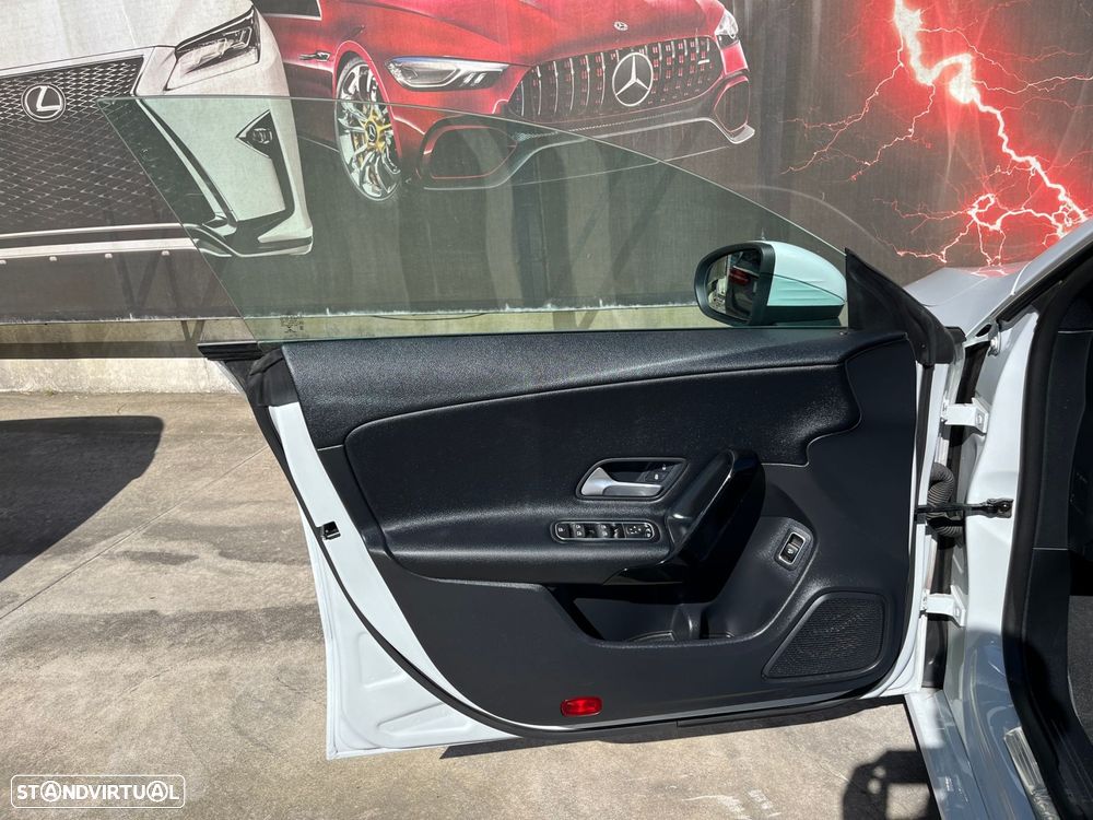 Mercedes-Benz CLA 180 d Shooting Brake Business Solutions - 11