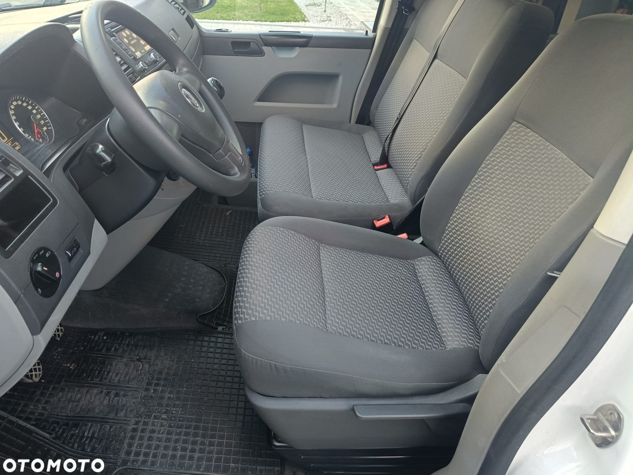 Volkswagen Caravelle - 15