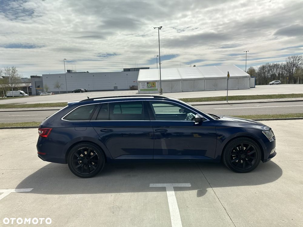Skoda Superb 2.0 TDI Premium Edition - 2