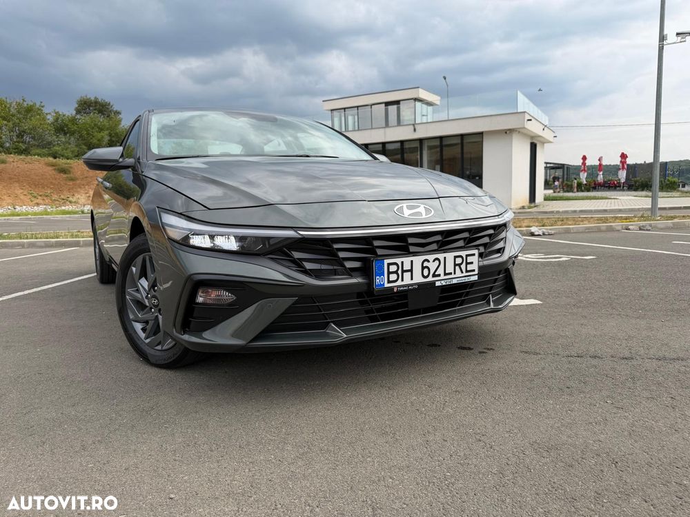 Hyundai Elantra 1.6 l 123 CP CVT Highway - 11