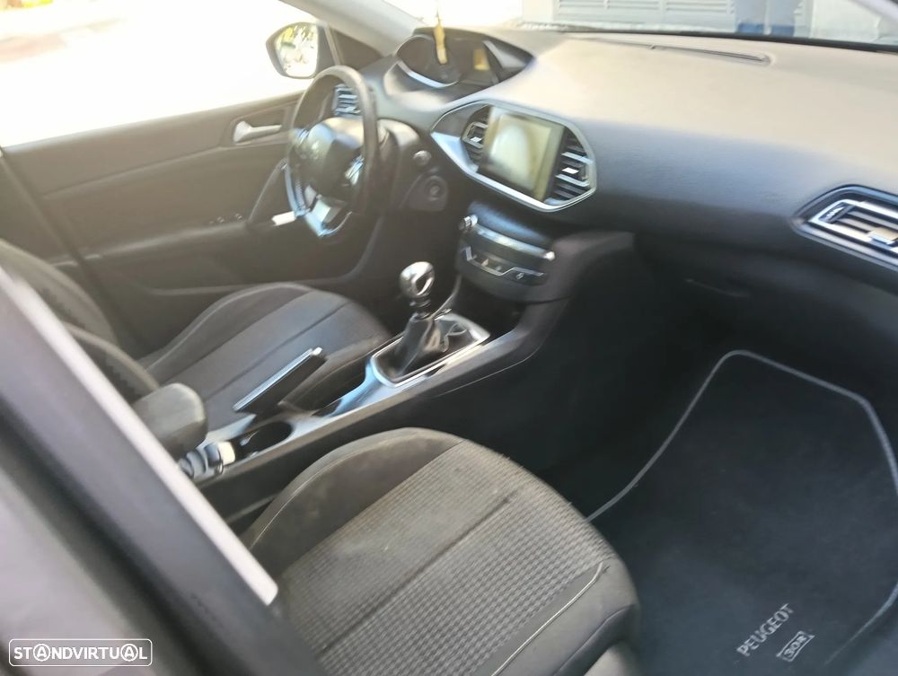 Peugeot 308 SW 1.6 BlueHDi Style J17 - 42