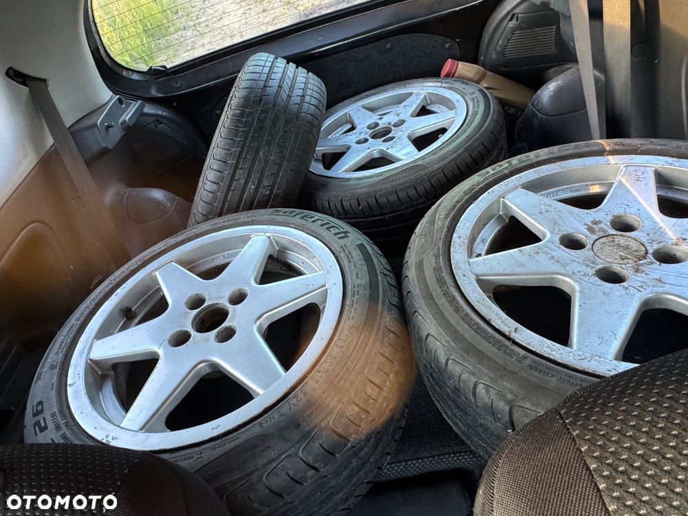 Toyota Yaris - 21