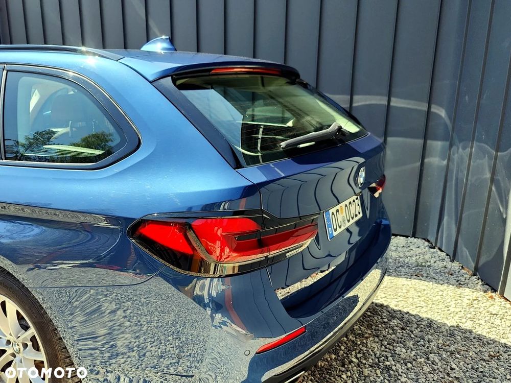 BMW Seria 5 540d xDrive mHEV - 4