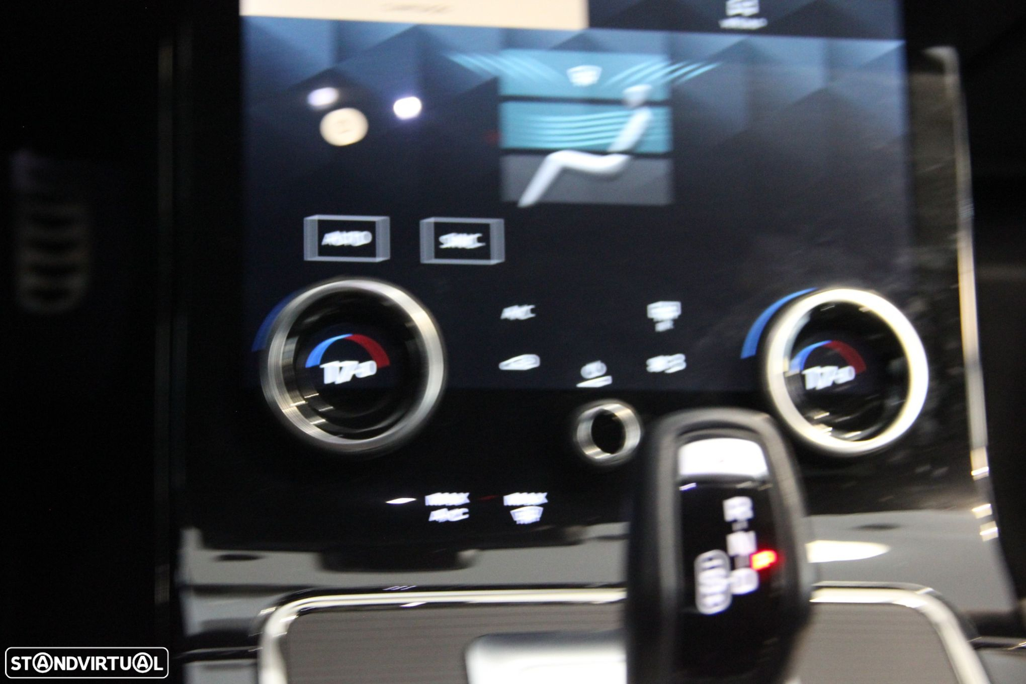 Land Rover Range Rover Evoque 1.5 P160 R-Dynamic SE Auto - 10