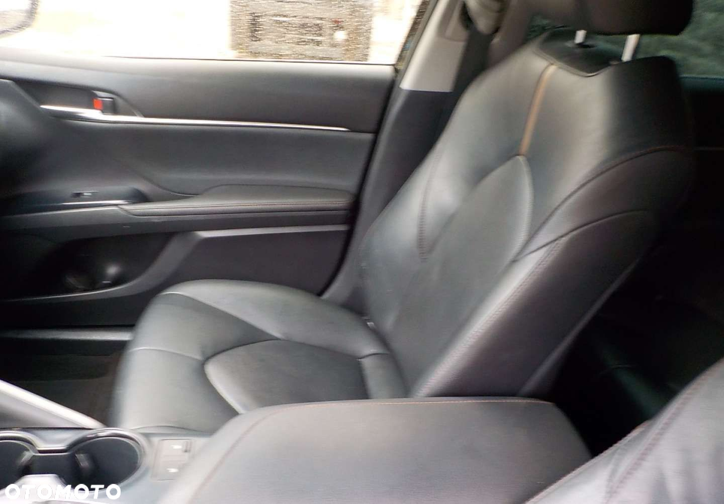 Toyota Camry - 25