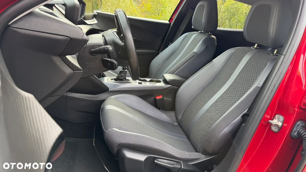 Peugeot 2008 1.2 PureTech Allure S&S - 22