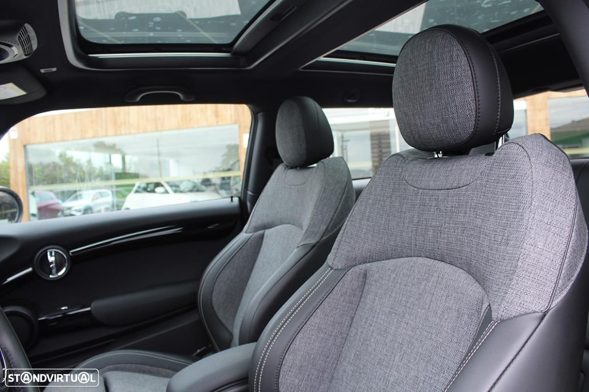 MINI 3 Portas Cooper SE Essential - 24