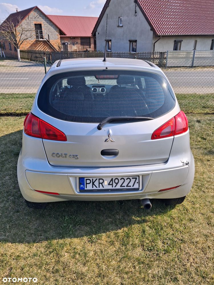 Mitsubishi Colt - 4