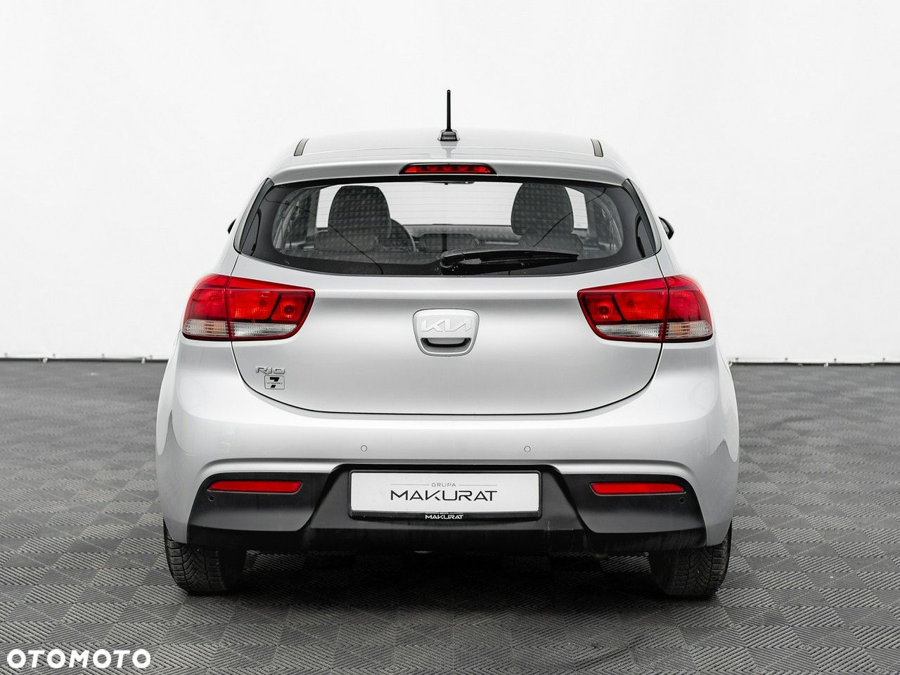 Kia Rio 1.2 M - 11
