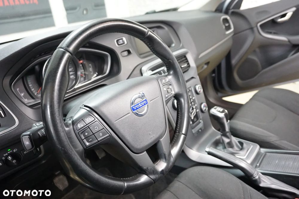 Volvo V40 D2 Kinetic - 17