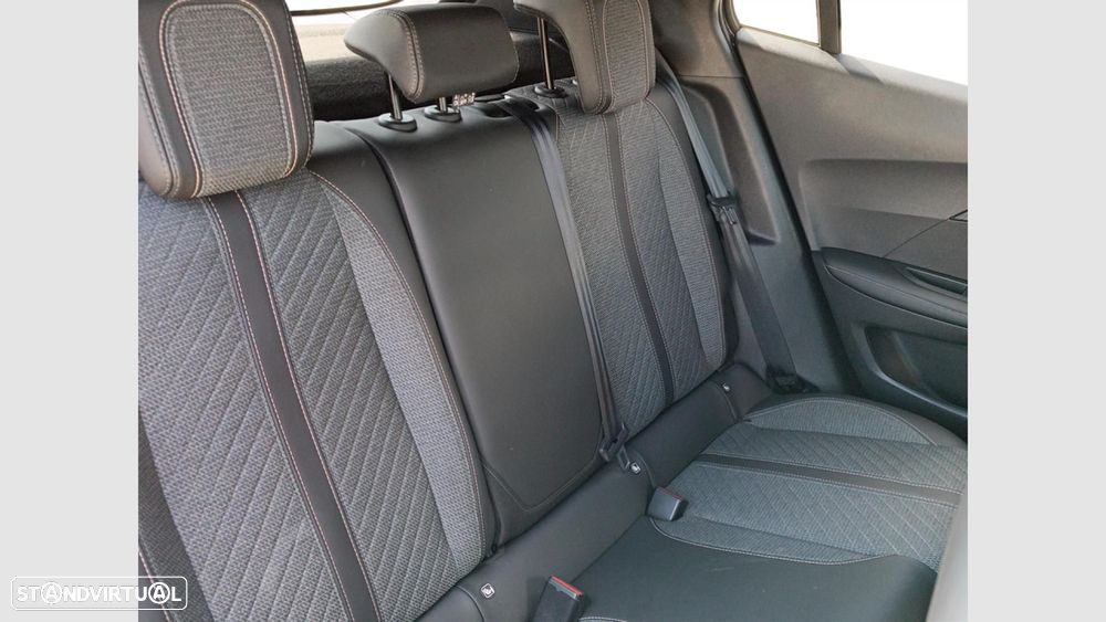 Peugeot 2008 1.2 Hybrid Allure e-DCS6 - 18