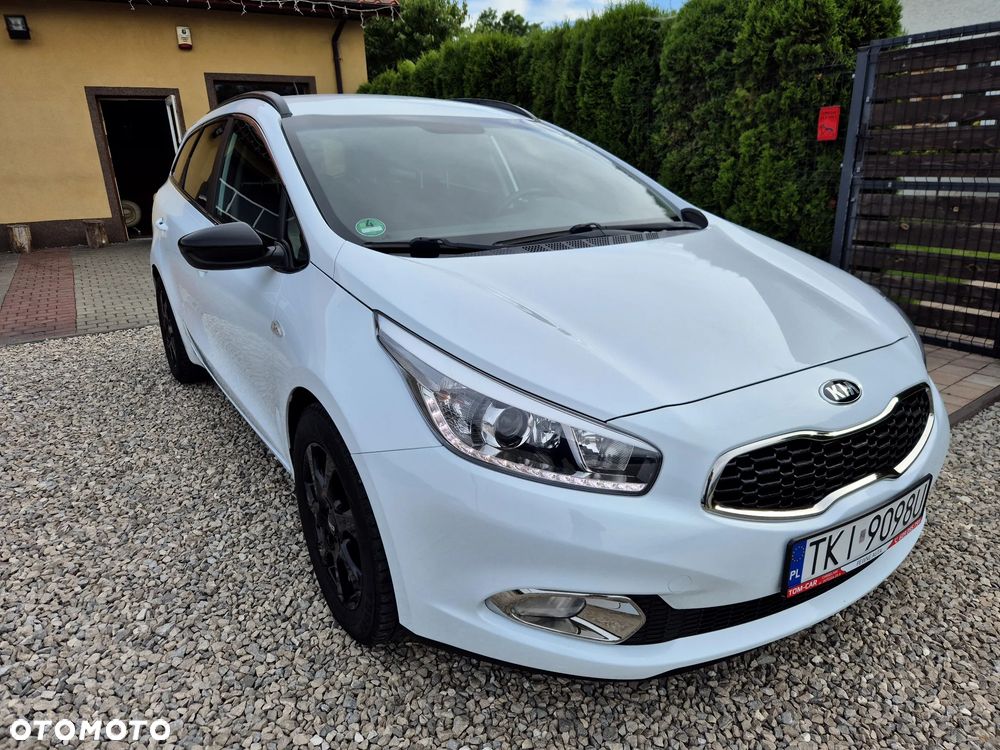 Kia Ceed 1.6 GDI Fifa World Cup Edition - 13