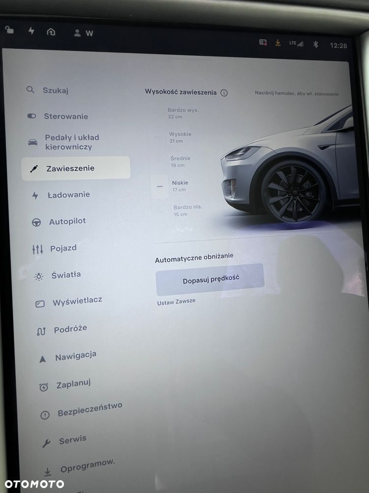 Tesla Model X - 13