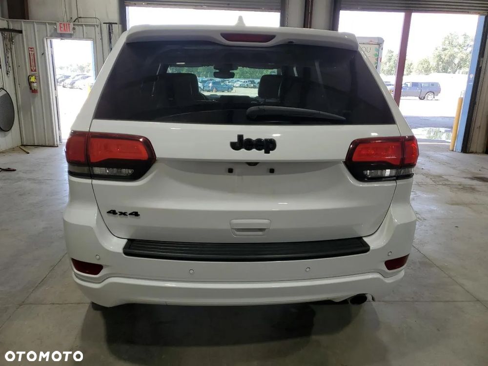 Jeep Grand Cherokee Laredo - 6