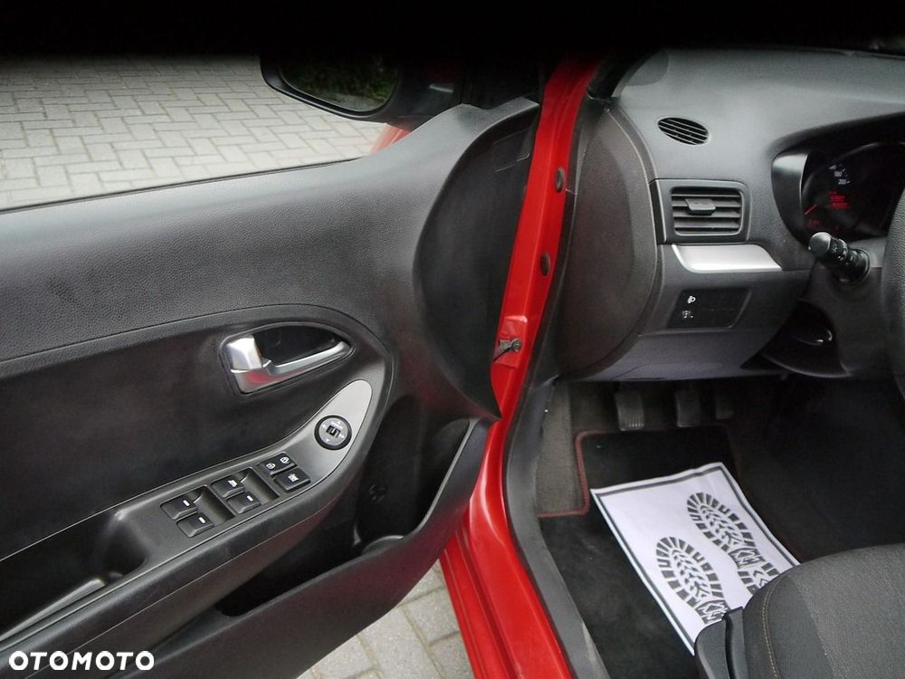 Kia Picanto 1.0 Dream Team Edition - 28