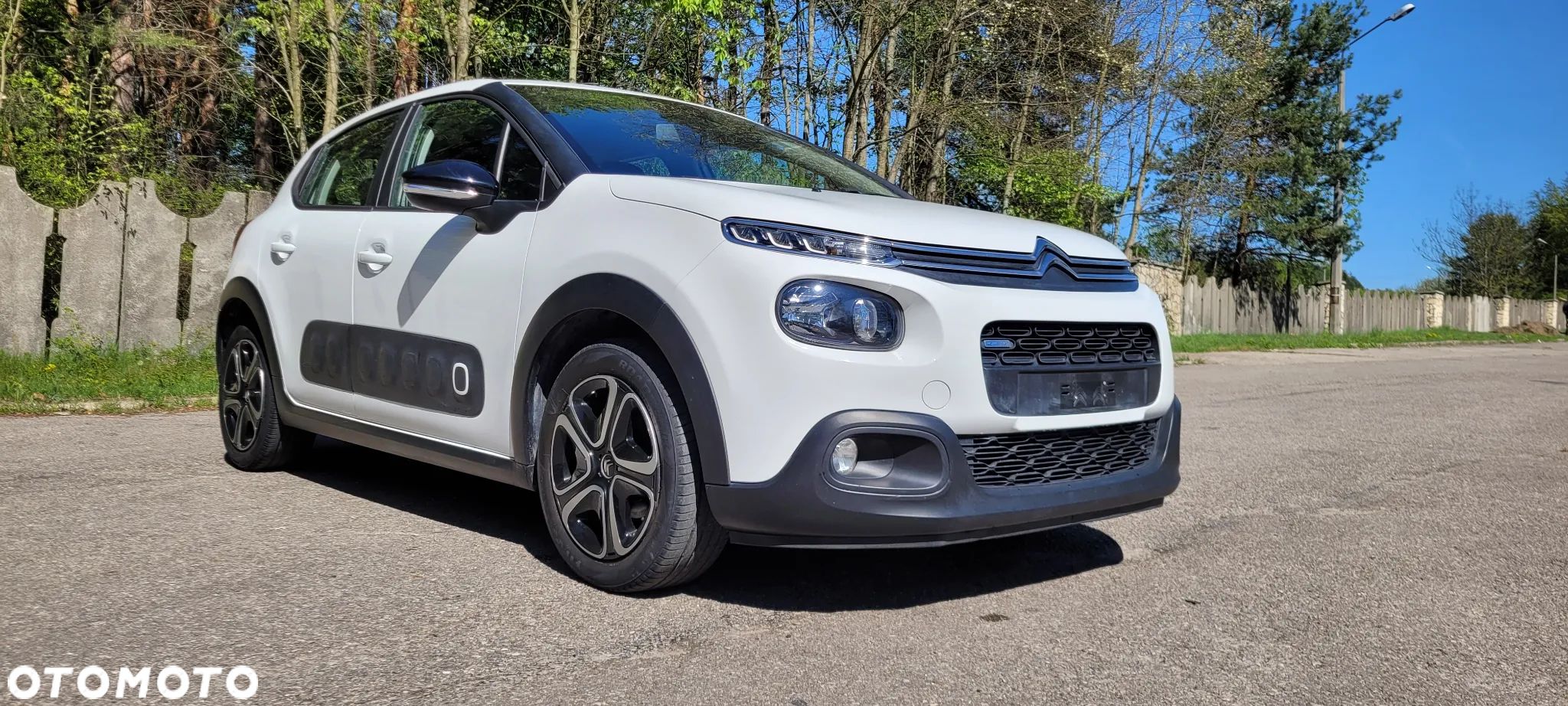 Citroën C3 1.2 PureTech Exclusive - 1