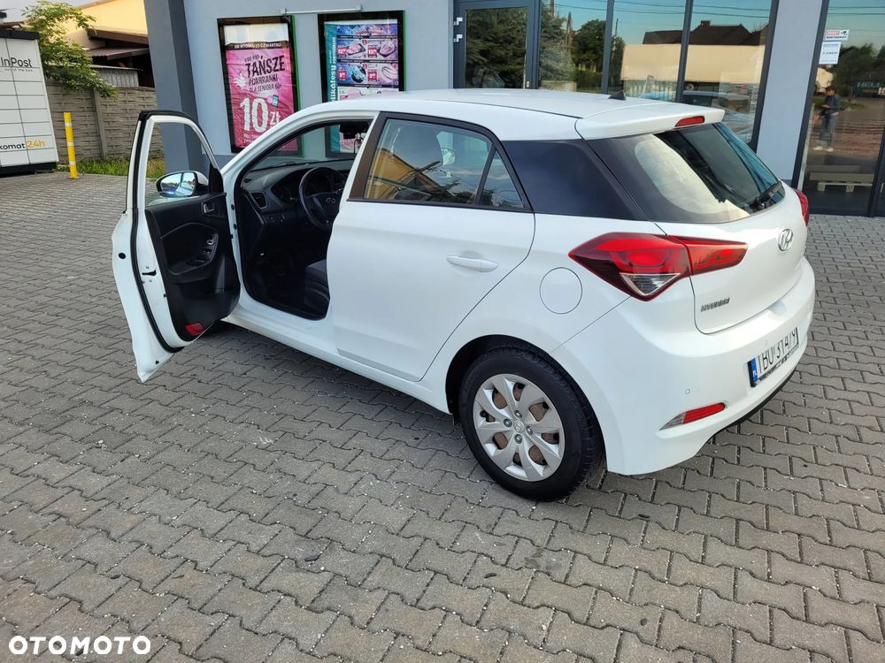 Hyundai i20 1.1 CRDi BlueDrive Comfort - 11