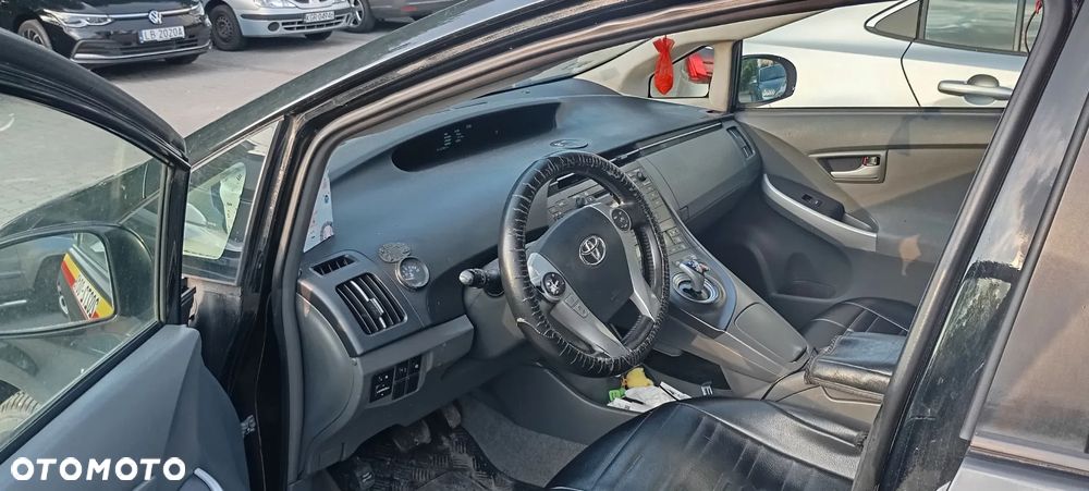 Toyota Prius 1.8 HSD Prestige - 6