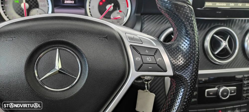 Mercedes-Benz A 180 d AMG Line - 40