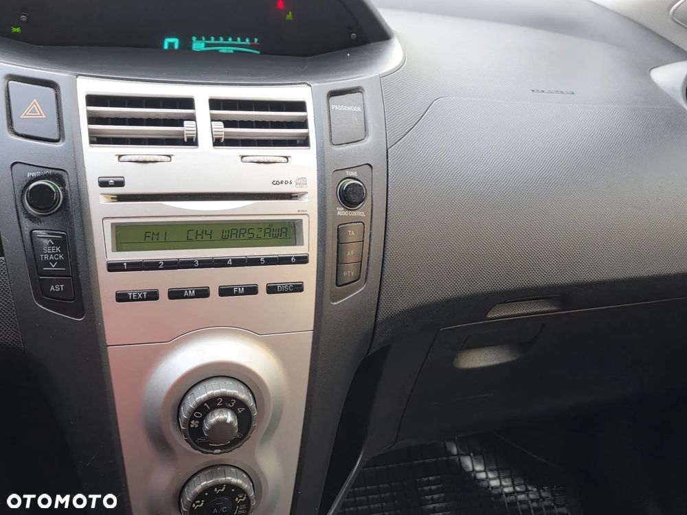 Toyota Yaris 1.0 Luna A/C - 10