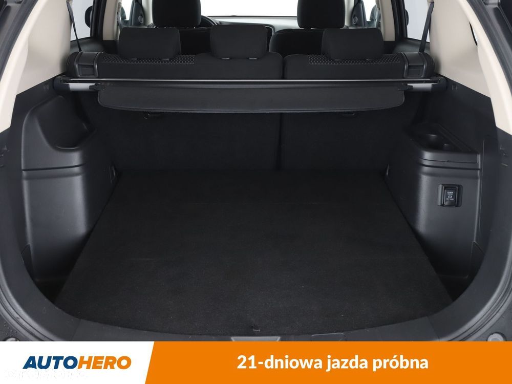 Mitsubishi Outlander - 18