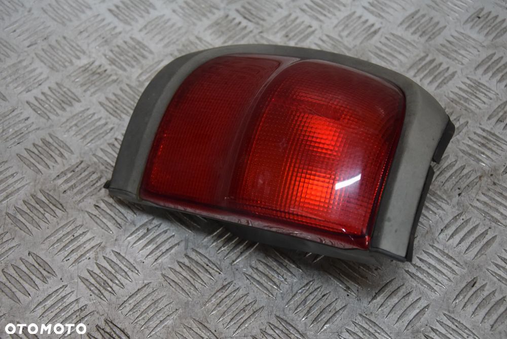 NISSAN TERRANO II LIFT LAMPA LEWA TYŁ - 2
