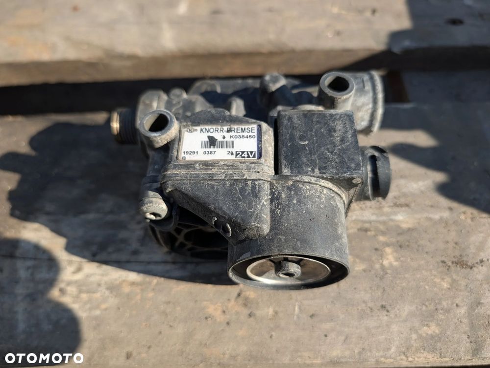 ZAWÓR MODULATOR ABS HAMULCA FORD F MAX CARGO K038450 19291038725 - 1