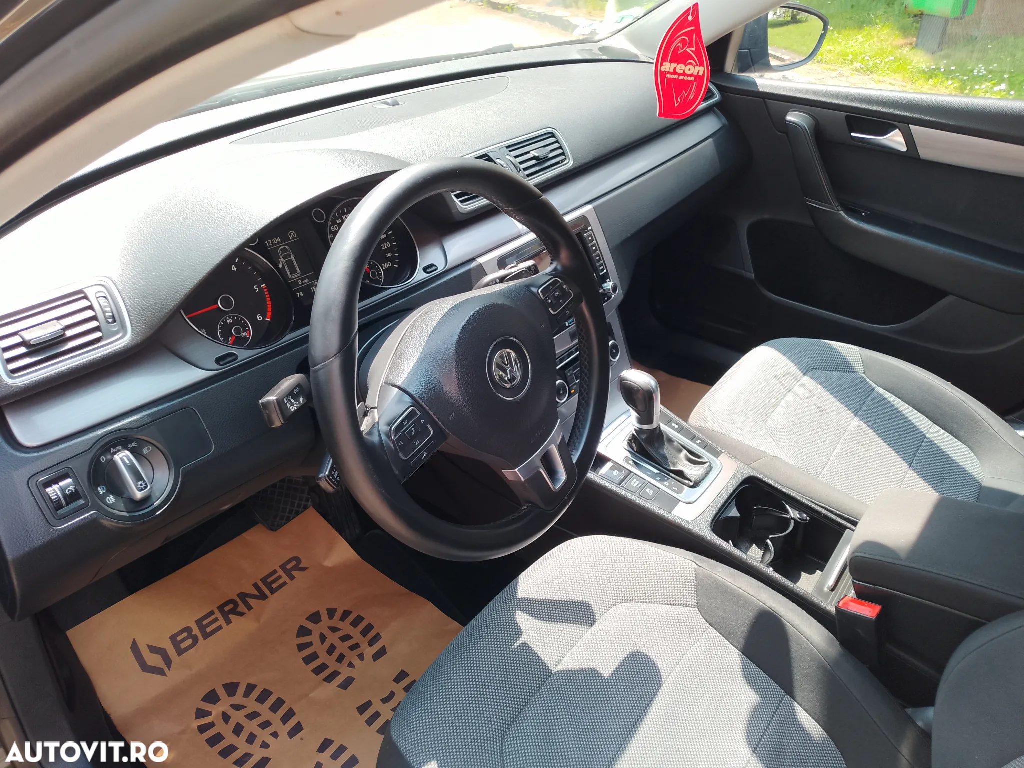 Volkswagen Passat Variant 2.0 TDI BlueMotion Technology Highline DSG - 9