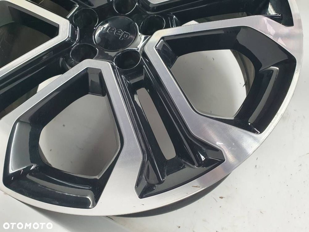 FELGA ALUMINIOWA 18 5X110 7JX18 ET 37,5 JEEP COMPASS II 52154394 - 3