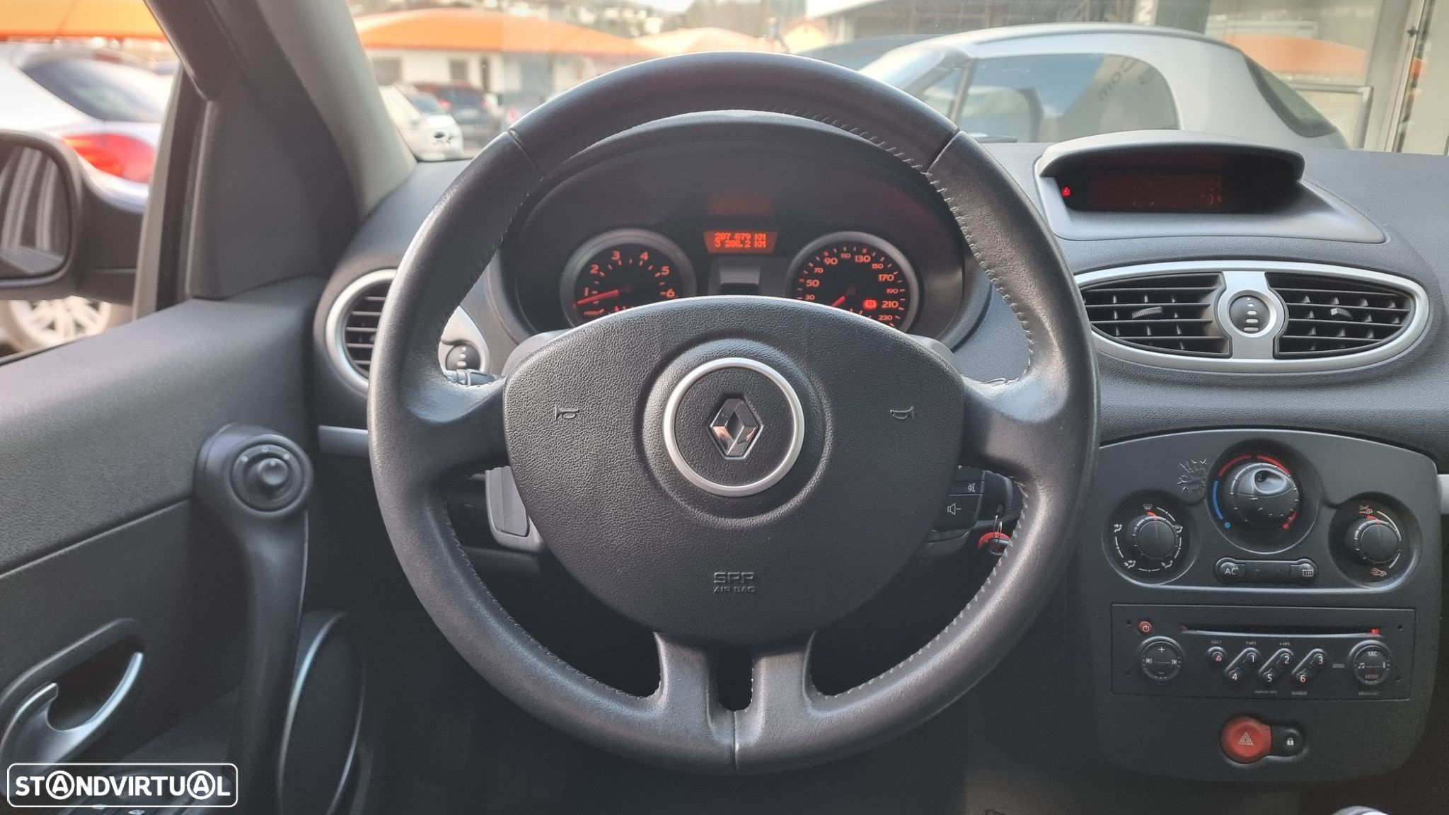 Renault Clio 1.2 16V Confort - 19