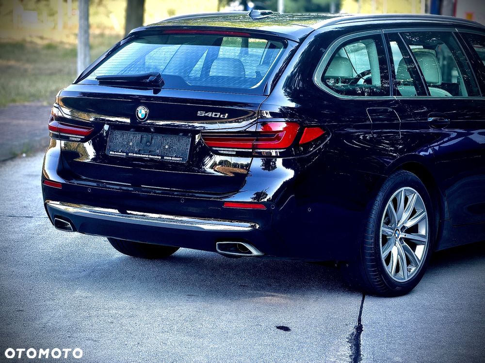 BMW Seria 5 540d xDrive Luxury Line - 17