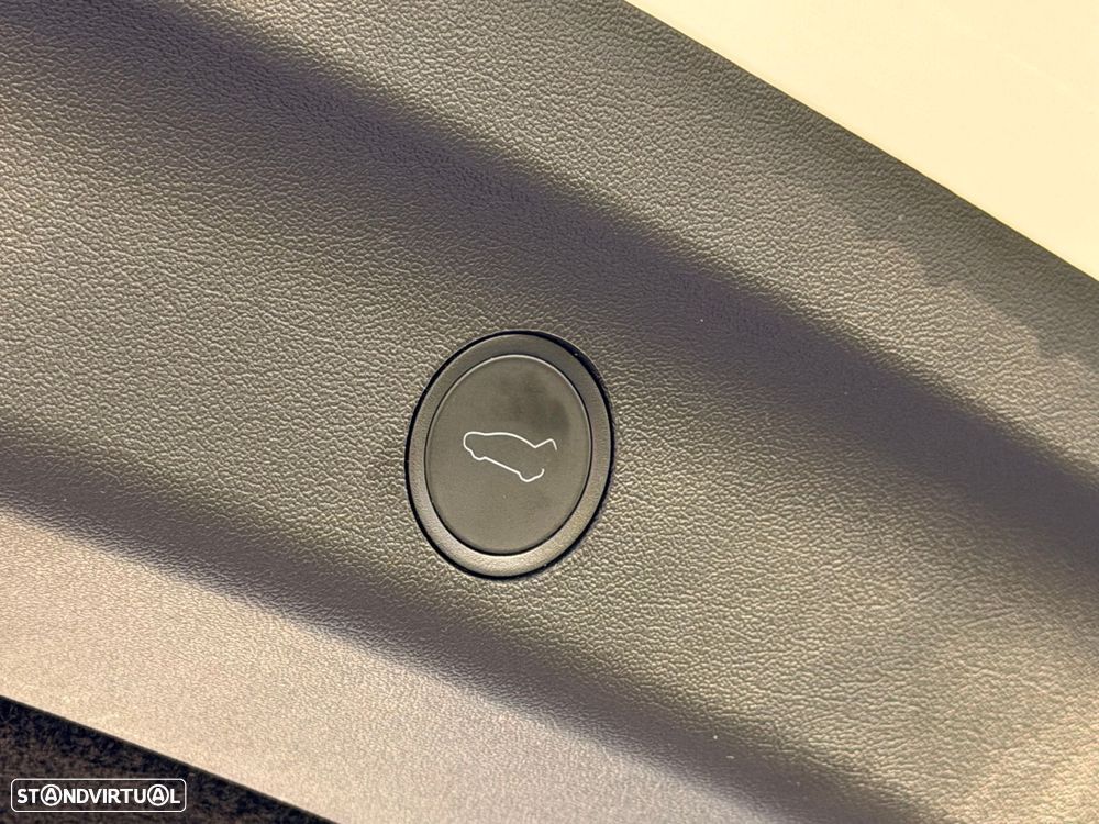 Tesla Model Y Long Range Tração Integral - 23