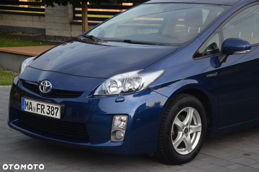 Toyota Prius (Hybrid) Comfort - 17