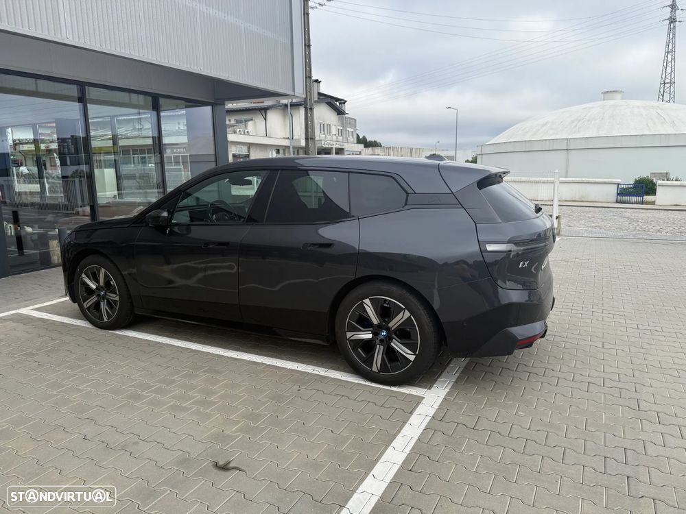 BMW iX xDrive 40 Pack Desportivo - 1