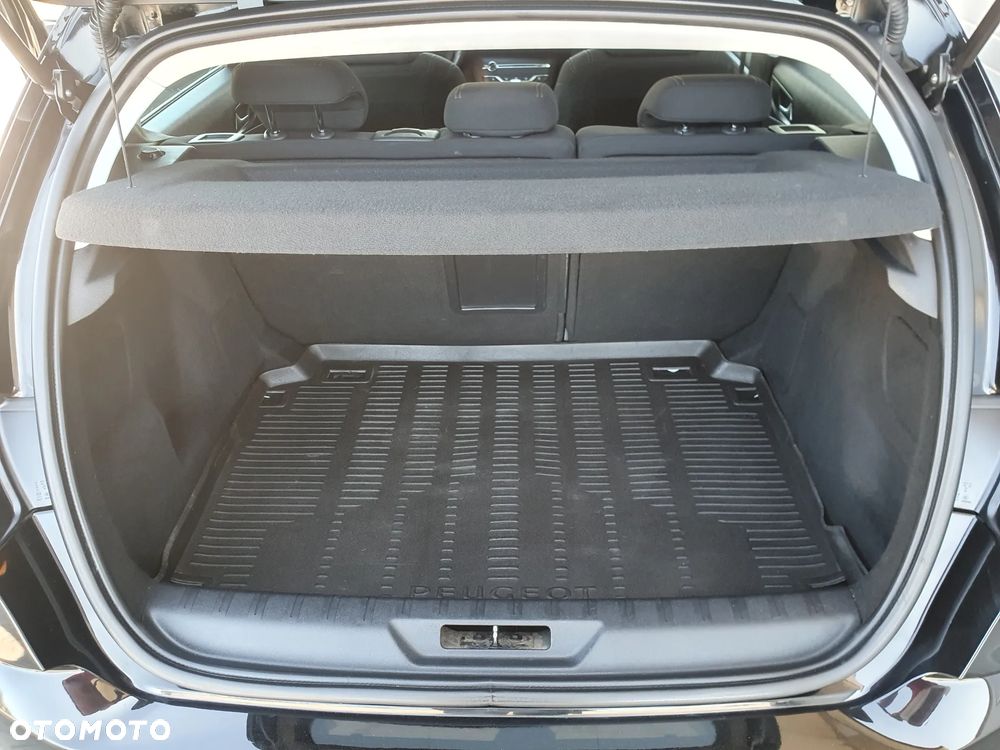 Peugeot 308 125 THP Allure - 27
