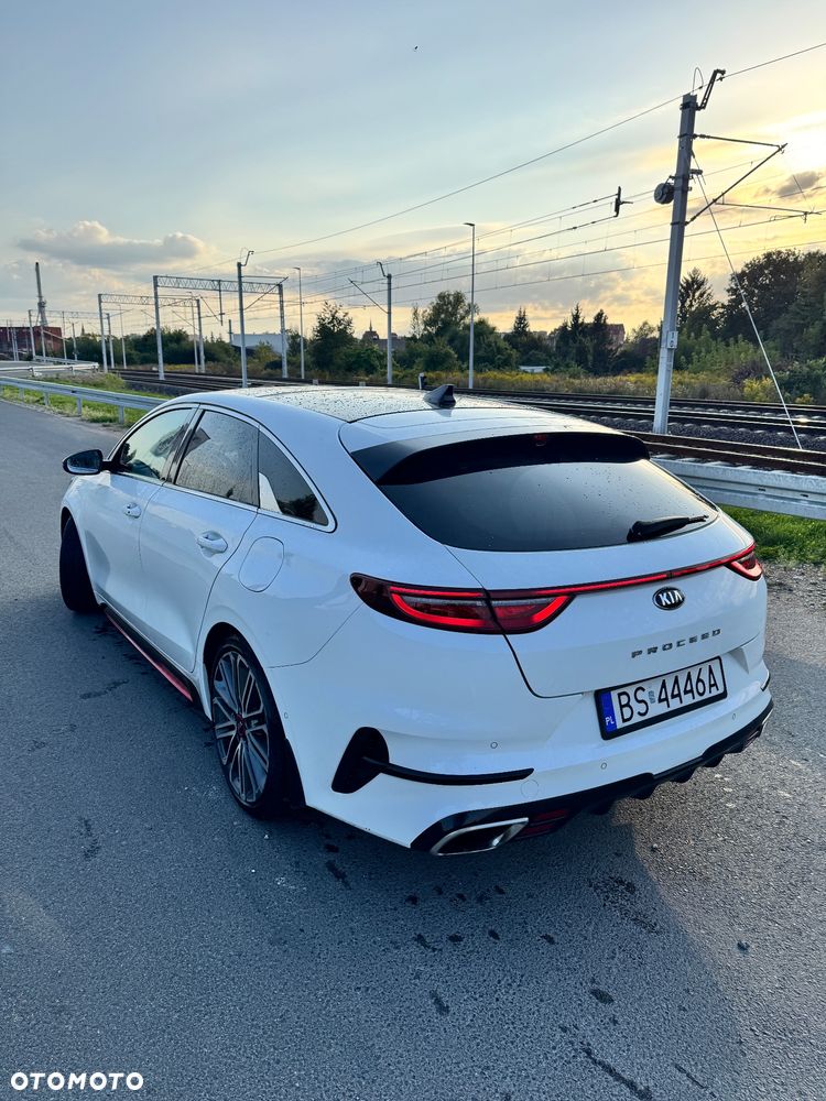 Kia ProCeed - 4