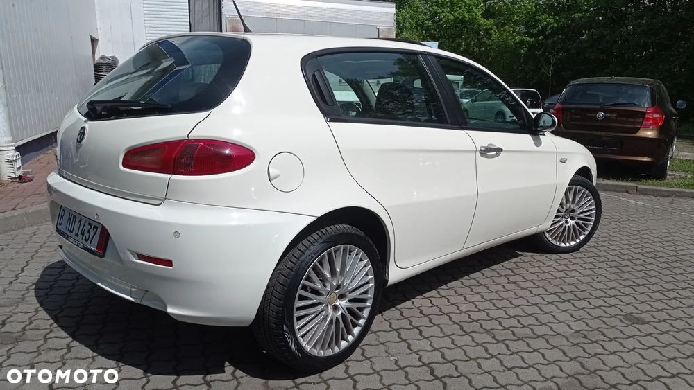 Alfa Romeo 147 1.6 Twin Spark AMICA - 8