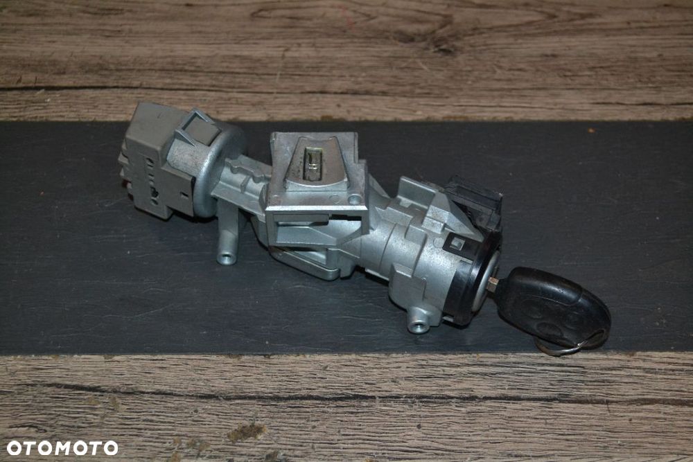 FORD FOCUS MK2 lift STACYJKA 1 x KLUCZYK PILOT KPL - 1